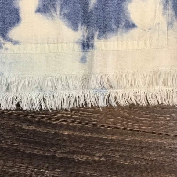 Calvin Klein Women’s Bleach Tie-Dye Front Pocket Denim Button Down Shirt Sz XL - Picture 3 of 9